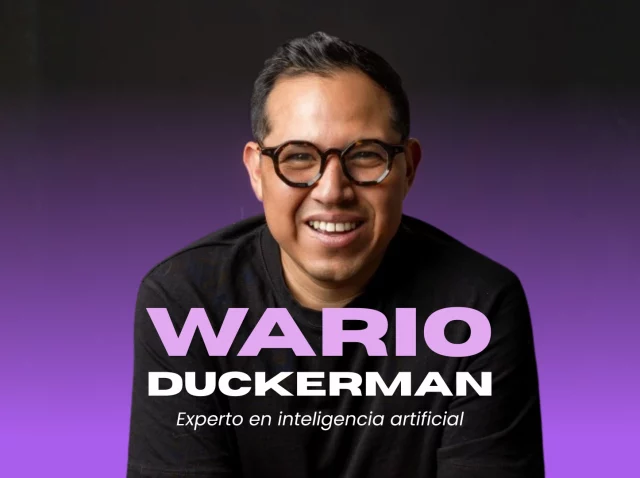 Wario Duckerman, experto de IA y pionero de la IA en México, en una conferencia sobre el futuro de la tecnología.