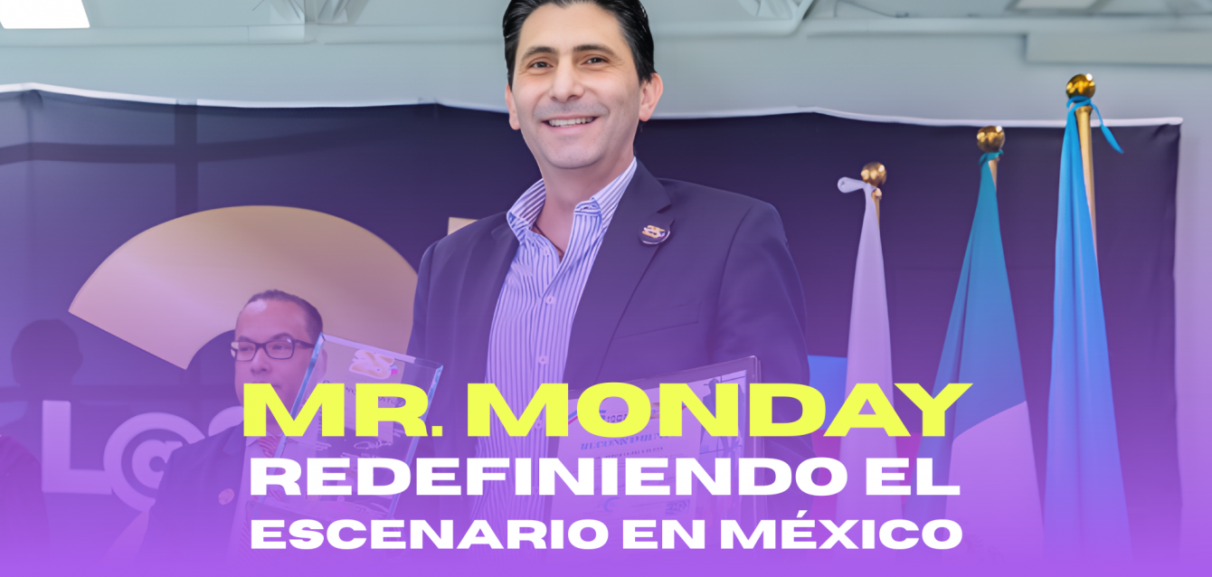 Jorge Huerta Bleck en el escenario destacando como uno de los mejores conferencistas de México.