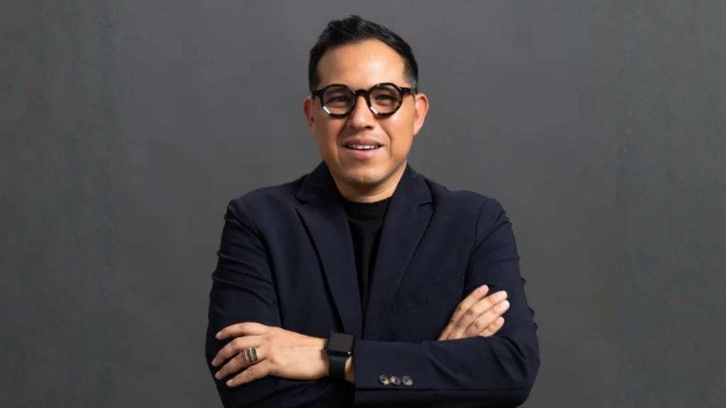 Wario Duckerman, el mejor conferencista de superación personal, explicando las claves de la mentalidad exponencial.