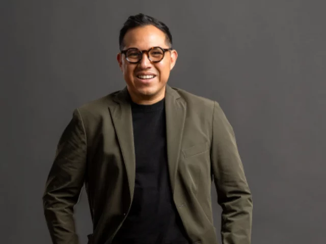 Wario Duckerman Experto de IA y Pionero de la IA en México liderando la evolución digital corporativa con marcas globales.